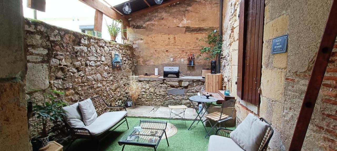 Studio Atypique Immeuble De 1820 Fumel Exteriér fotografie